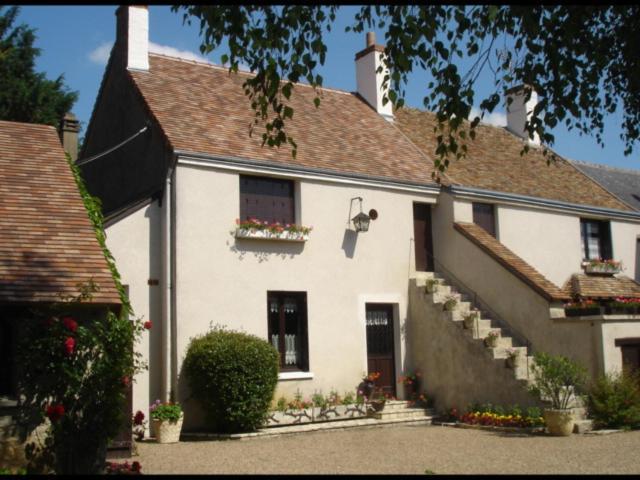 Holiday home Le Petit Des Moyens-ducs Josnes